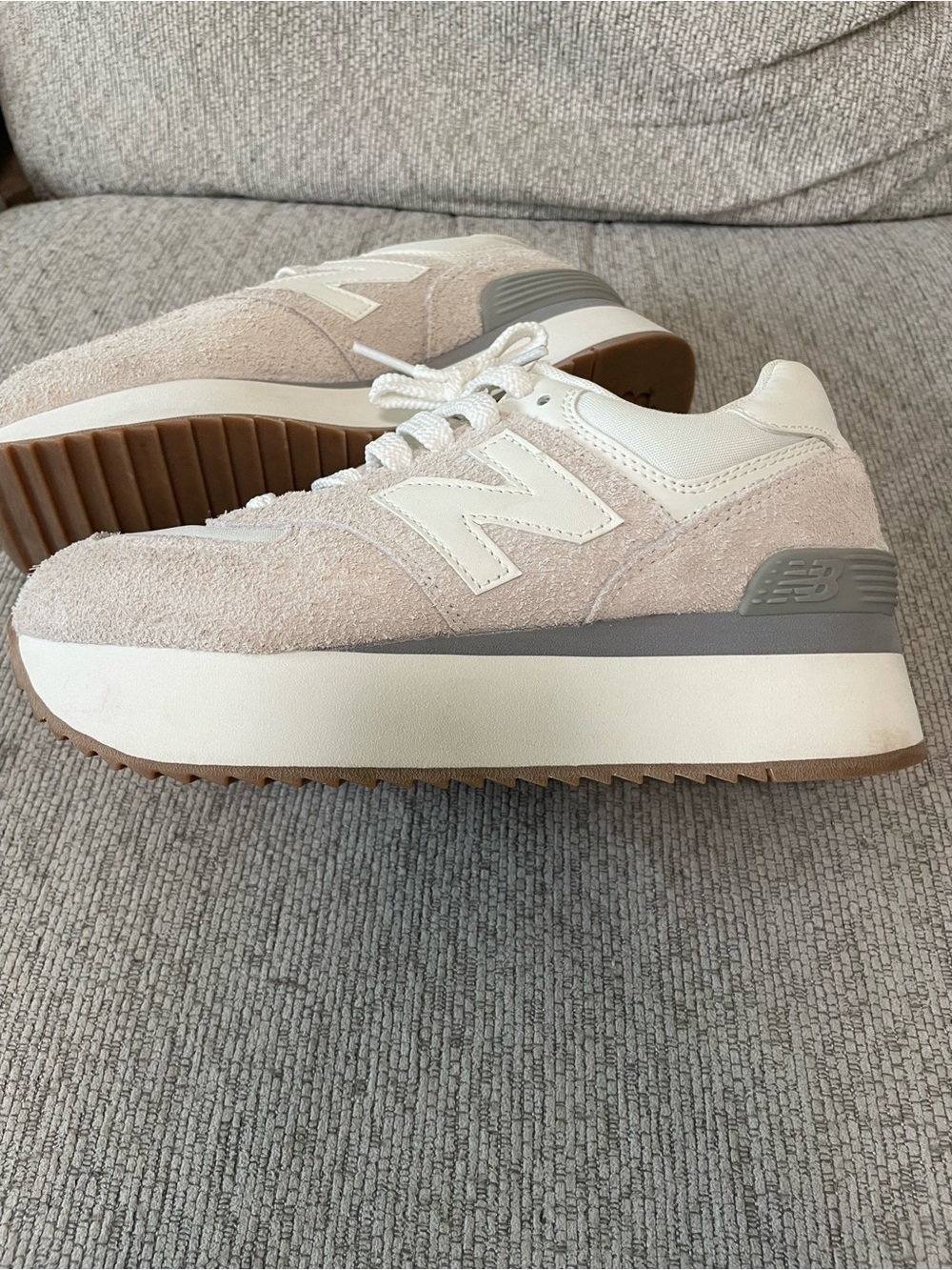 ✨Women’s New Balance 574 Platform Tennis Shoes Size 7.5 - Picture 3 of 10